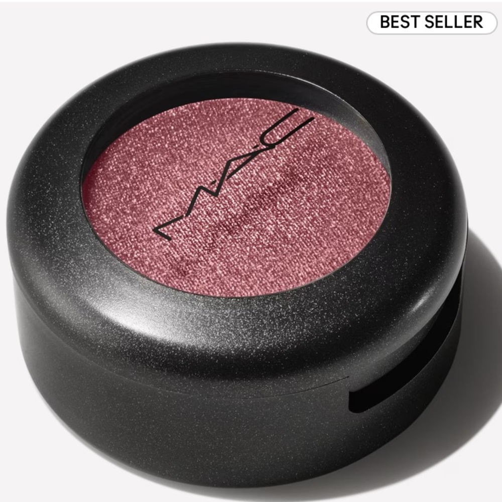 MAC Frost Eye Shadow Nude Model